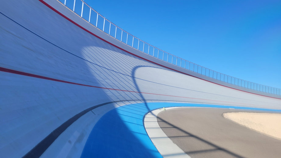 a ramp with a railing